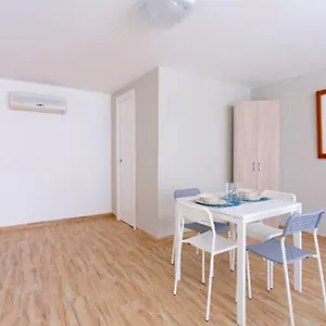  Appartamento Monovano In Pieno Centro Italia